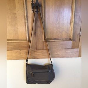 Light canvas crossbody in olive